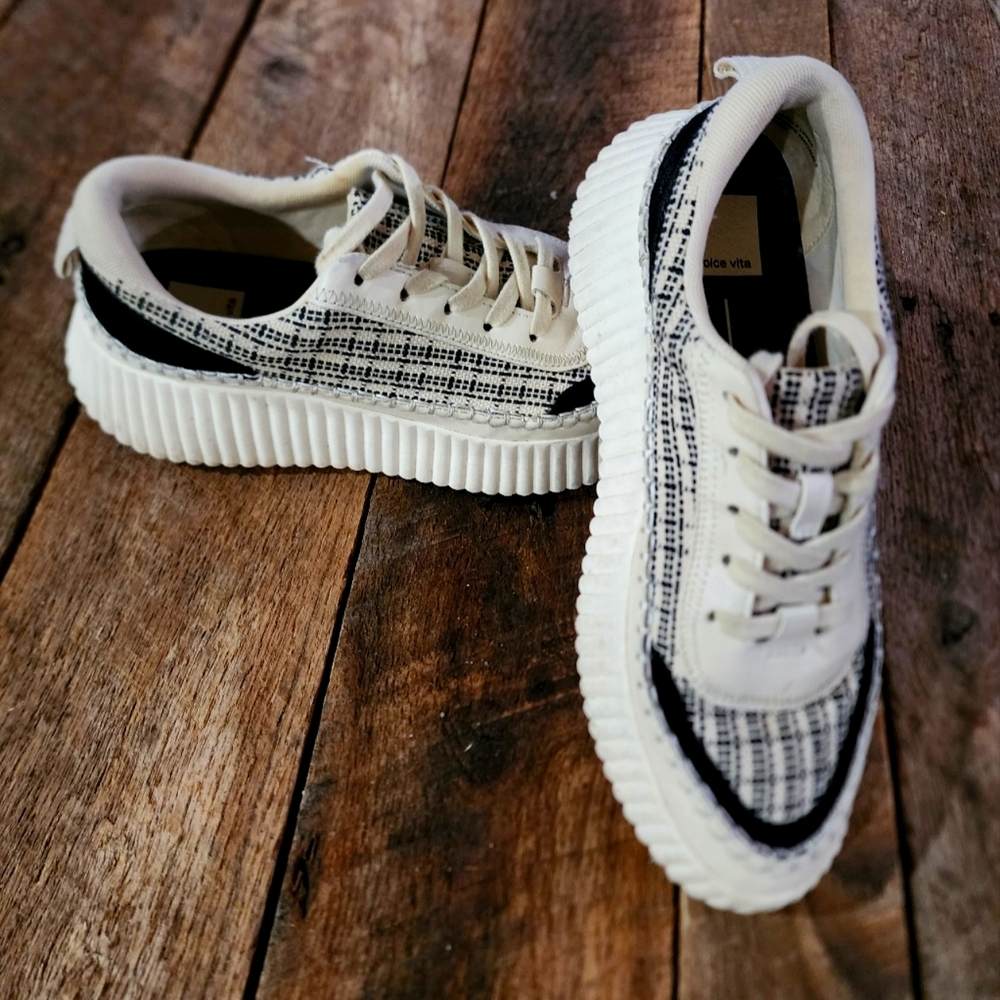 Dolce Vita Daran sneakers, black plaid, size 8